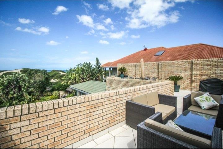 4 Bedroom Property for Sale in Bluewater Bay Eastern Cape